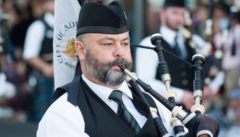 2 Fáilte: A friend of mine mentioned this week that he returned to piping after some years hiatus and was given a recording of the World Pipe Band Championships to listen to.
