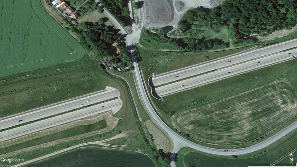 Ghid de infrastructură rutieră Figura nr. 8-8 Pasaj multifuncţional, Cehia, sursa: Google Earth Pro Figura nr.