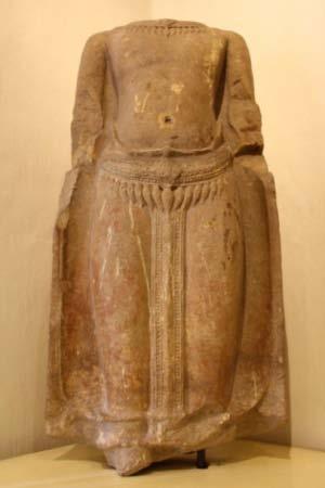 Rev. Integr. Bus. Econ. Res. Vol 4(NRRU) 17 Picture 6 The Bayon Art-Style Buddha Image and Stone Statue of Goddess Source: King Narai snational Museum, 6 February 2015 3.