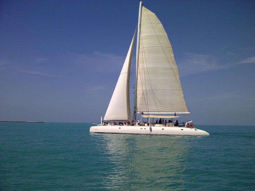 CATMARAN SUNSET CRUISE Escape from the urban environment and experience the calm island waters of Abu Dhabi while