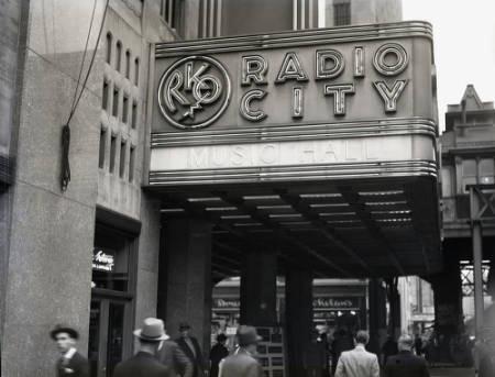 Radio City Music Hall 1937: A Radio City 2013: Manhattan: An Internet
