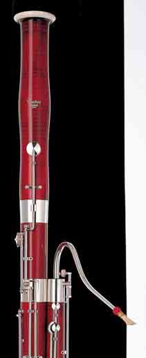 Bassoons YFG-811/C Brilliant tone, easy response Thinner wall YFG-812/C Round warm tone, powerful projection Thicker wall Compact Type Each model is available with either traditional or compact type