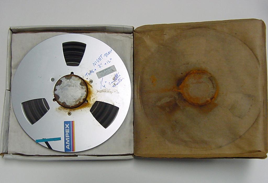 Some early tapes using an acetate base will also give off an odor of vinegar if the base is beginning to decay.
