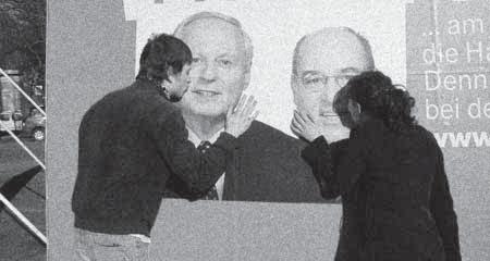 Grljenje s političarima Cuddling with Politicians Schmusen mit Politikern Njemačka / Germany 2008, 5, boja, color, video Kombinacija igranog i dokumentarnog filma: na pragu je predizborna kampanja i