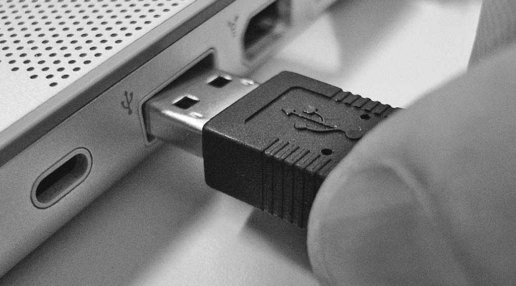 If you attempt to force the plug into the socket the wrong way, you can damage the 896mk3. High Speed USB 2.0 versus USB 1.