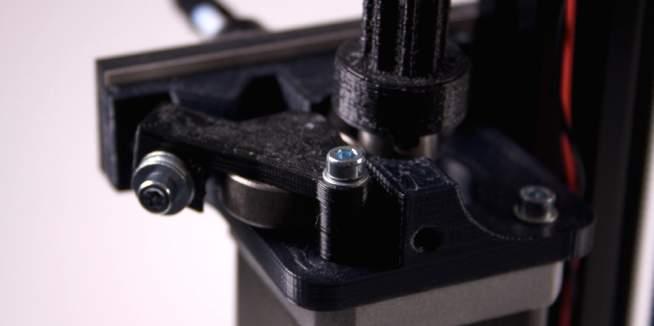 Mount the filament guidler to the motor block.