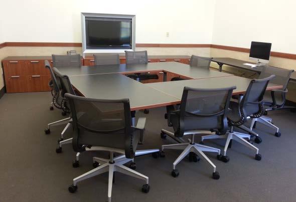 Roundtable: For smaller groups, this configuration would be ideal for discussions or presentations.