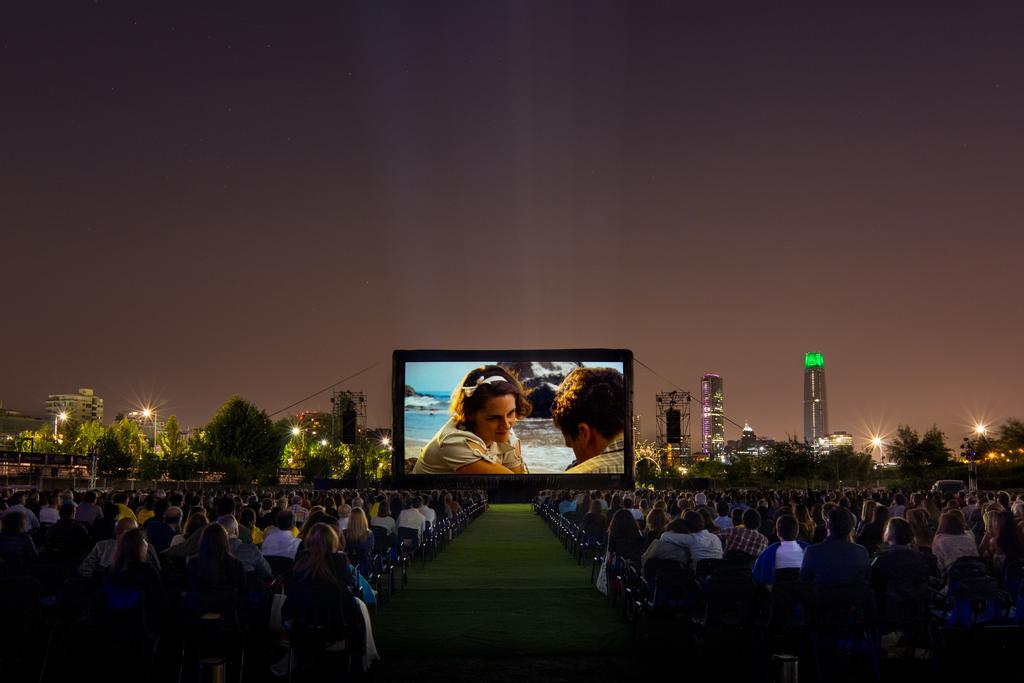 Outdoor Movies Outdoor Movies is a master distributor for AIRSCREEN Inflatable Movie Screens 12 to 80 wide. Pictured is the AIRSCREEN 66.