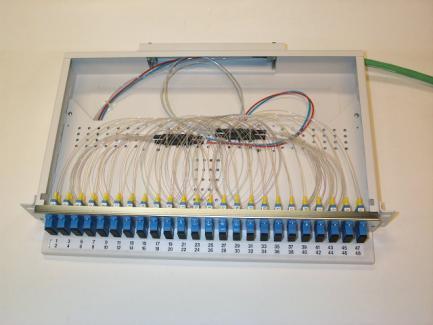 The ODFs are ordered with short stub cable (spliced to the supply cable in the cabinet) or with the length of cable required for splicing in the access node (area node).