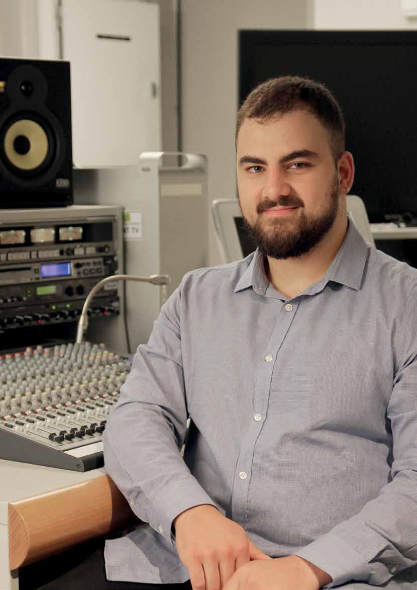 BEN RAUSA BACHELOR OF MUSIC BUSINESS At Box Hill Institute I have been able to delve deeply into the workings of the music business.