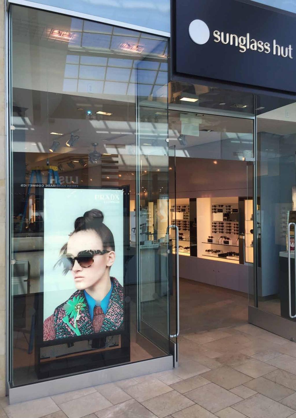 DS SERIES SEMI-OUTDOOR LCDS Window Facing Displays Digital media is only effective if viewers are able to see it.