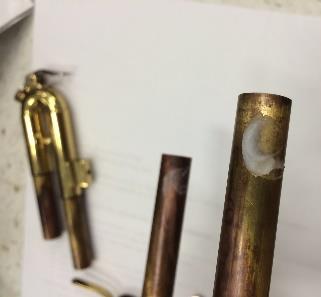 Loose items can damage your instrument and case. Make sure to keep the mouthpiece in its special compartment.