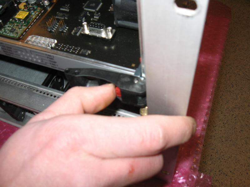 Note that the reset button shall always be pushed immediately after card insertion to ensure a