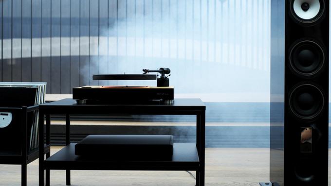 The First Levitating Turntable visually enhances the experience of listening to vinyl records by levitating the platter.