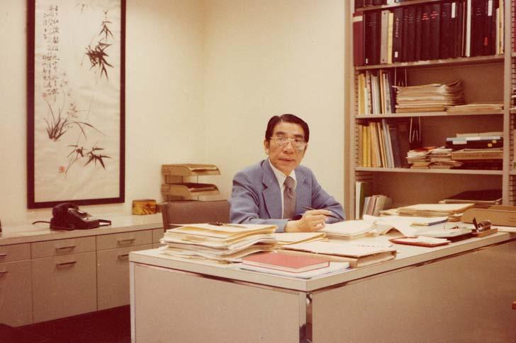 T.H. Tsien in his office in the Regenstein Library Since World War II and especially after 1949, Chinese studies in the United States have expanded from the traditional disciplines of language and