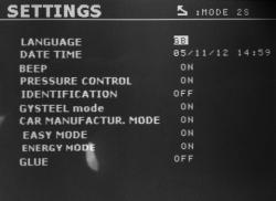 SETTINGS MODE : The SETTINGS mode can be accessed by pressing the MODE key during more than 2 seconds. The language of the menus can be selected on line 1.