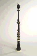 The baroque oboe uses only two keys, as opposed to the twenty or so found on a modern oboe. It also has a larger and more irregular bore and smaller tone holes than the later instrument.