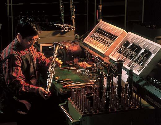 The V Series Our Finest Clarinets Yamaha s V Series Custom clarinets represent a pinnacle in the art of clarinet making.