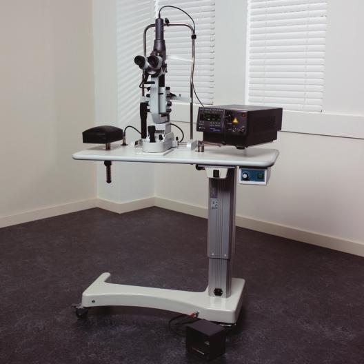 Novus Spectra PORTABLE PERFORMANCE FOR RETINAL SPECIALTY AND COMPREHENSIVE OPHTHALMIC PRACTICES Physicians throughout the world have chosen to purchase over 5,000 photocoagulators from Lumenis, the