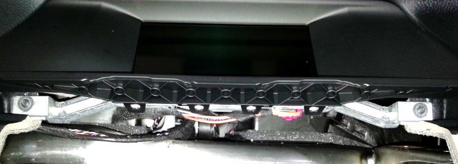 BMW12N-H Interface Installation (5 Series example) 1.