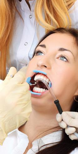 Igiena orală şi afecţiunile oro-dentare Afecţiunile oro-dentare (de la nivelul cavităţii bucale) reprezintă unul dintre riscurile majore de sănătate publică şi educaţie medicală.