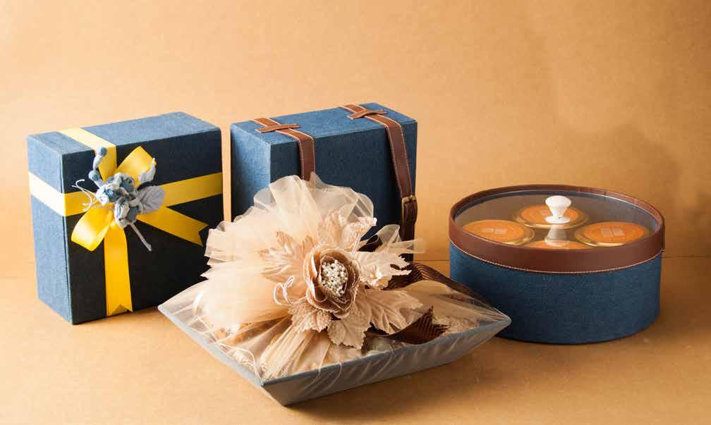 DENIM COLLECTION Denim Box with Flower Code # B 3 Fits: 4 Jars Rate: ` 600 Denim Box with Leather Code # B 4 Fits: 4 Jars