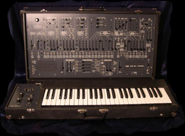 ARP 2600 Fixed arrangement of modules... a transition towards portable forms. had more stable oscillators that solved the pitch-drifting problem plaguing earlier synths.