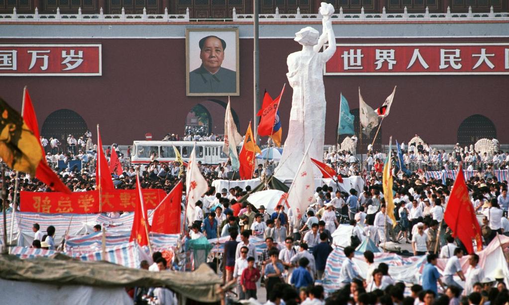 Arts Used politically - Tiananmen Square: - The Goddess of Democracy : 30-foot