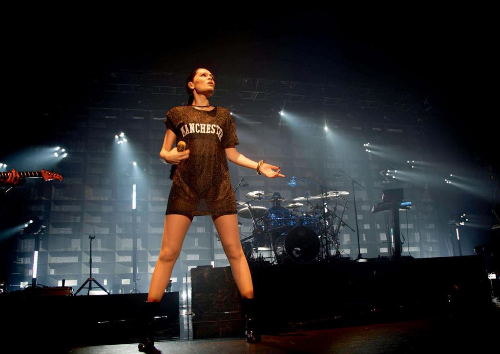 SWEET TALKER A SUCCESSFUL SONGWRITER, NUMBER ONE POP STAR, TV SHOW MENTOR AND TOURING PRO, BRITISH SINGER JESSIE J UNLEASHED HER SOULFUL HIP HOP INFUSED, BEAT DRIVEN PERFORMANCE FOR HER LATEST TOUR
