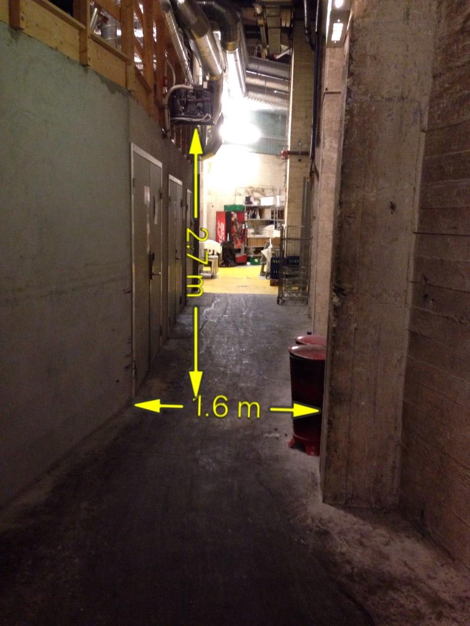 Lift 2: 2.000 kg, width 2,15 m, length 3,35 m, height limited by passageway, 2,7m. NB!