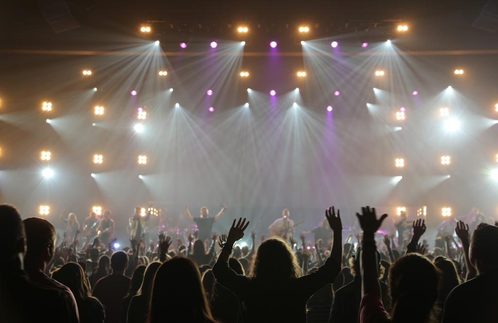 ELEVATING THE WORSHIP EXPERIENCE HARMAN Professional Solutions is the world s largest professional audio, video, lighting, and control manufacturer.
