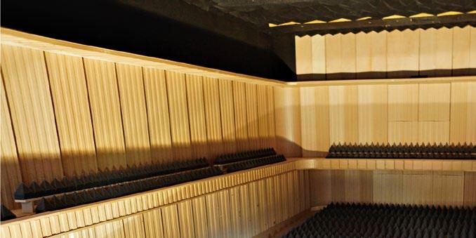 SILENT ACOUSTICS ACOUSTICS 1:10 To maximize the dynamism of the music, it is important that a hall is silent. Climate-control installations, especially for ventilation, must not be audible.