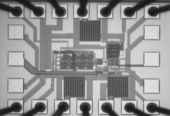 8-V CMOS process for both scrambler I and scrambler II as shown in Fig. 10. A divide-by-2dividerisusedtohaveclocksignalwith50% dutycycle.