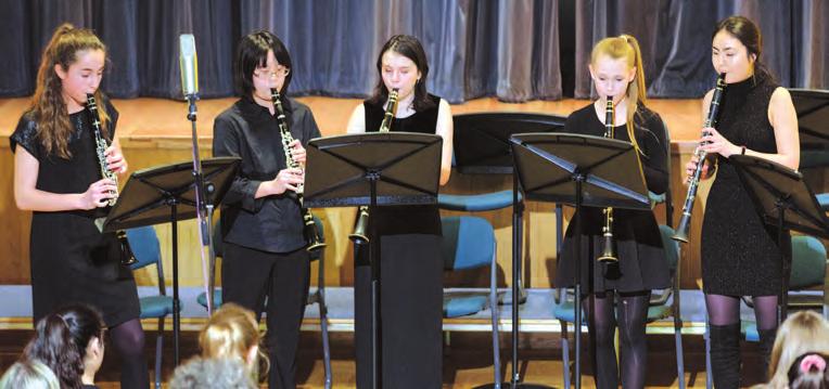 06 ADVANCED CHAMBER GROUPS Groups are directed by Mrs Clark and take place on Wednesdays after school. CLARINET CREW The Clarinet group for students who are Grade 2 and above.
