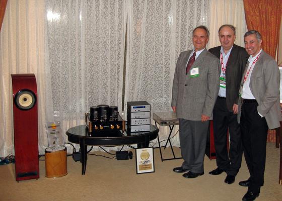 At the show Teresonic announced Reference 2a3 ($15,000) integrated amplifier. Designed and engineered by the Teresonic team and Neb Maricic, famous Mozart s Figaro.