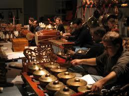 Gamelan instruments High play elaborate and rhythmically fast lines; the leader of the ensemble (gambang, bonang) Middle play