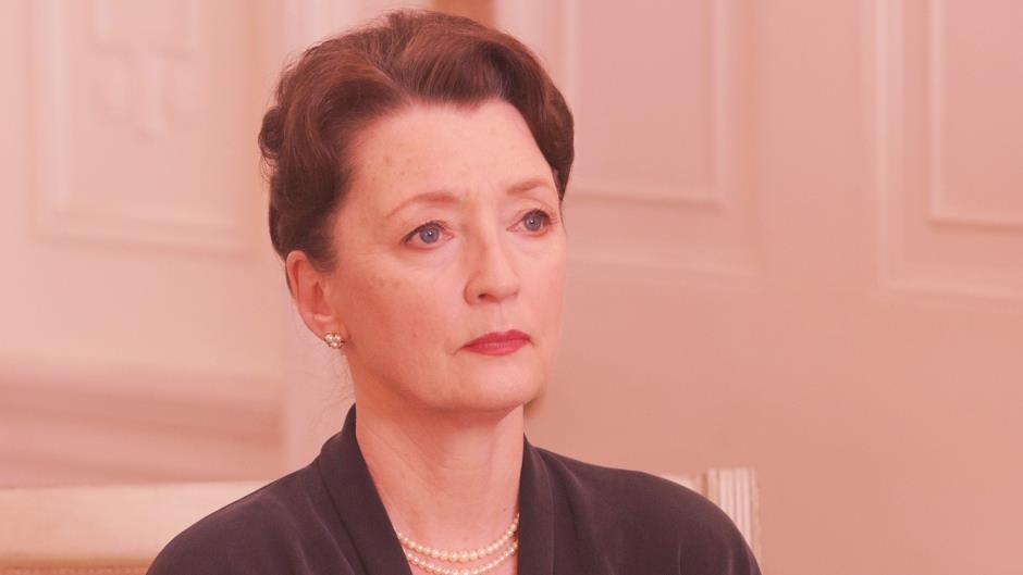 Best Supporting Actress Lesley Manville, Phantom