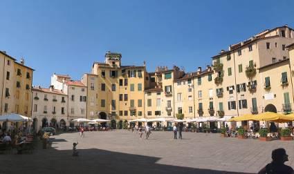 As one of the highlights of the festival, we offer the opportunity to combine a day trip to Pisa and Lucca with a concert appearance in one of the two cities.