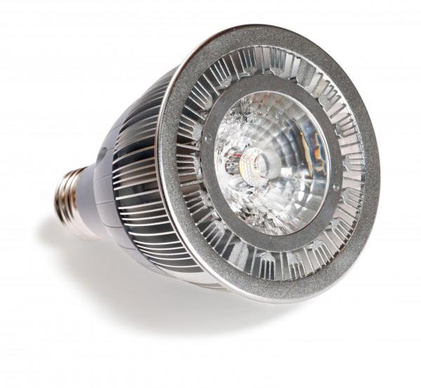 Lumicrest s PAR30 LED lamp provides industry-leading output power and efficacy thanks to highefficiency, high-reliability LED source and driver electronics.