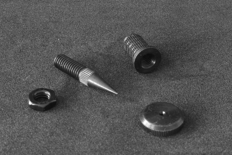 screw-thread diametre 60mm height 25mm weight 545 grammes Black Steel spike M8 x 40mm 1,05 black oxide steel weight 11 grammes spike point Black Steel insert M8 x 19mm 0,65 black