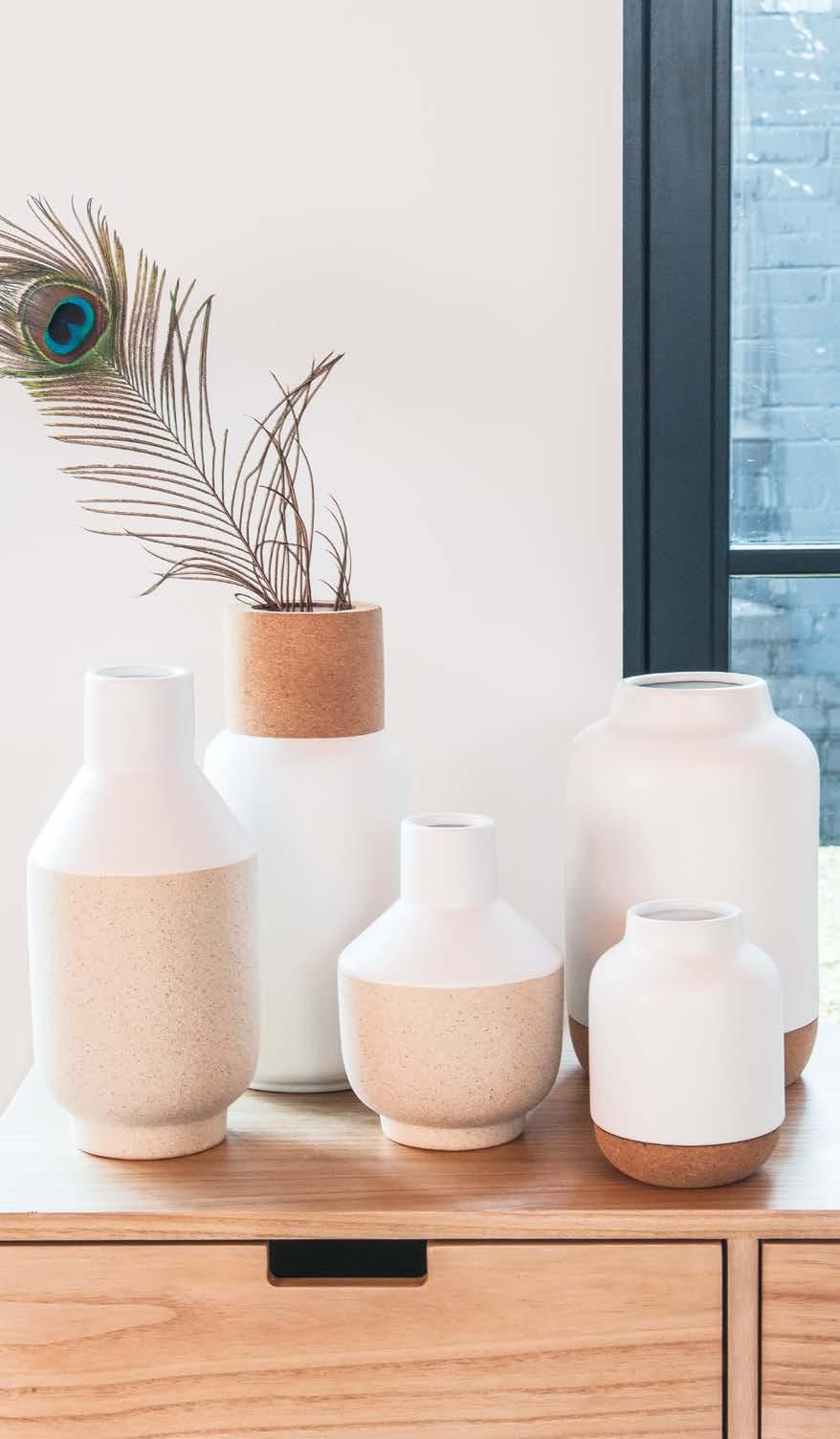 Our choice Natural materials are still the trend. Combine with smooth white or a colour of your choice. This combination makes these vases extra special.