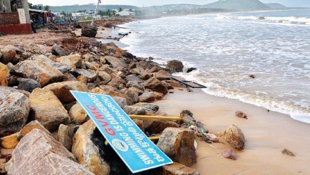 28 th July, 2016, Page: 2 Rushikonda Beach closed for tourists CSIR-NIO With coastal erosion continuing unabated in the city, the district administration has closed the Rushikonda Beach for tourists