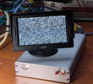 Video sync generator for the no-signal videosquelch in monitors Tjalling - PE1RQM An idea from an article in Electron, written by Hans PA0JBB Introduction Most modern flat screen monitors are not