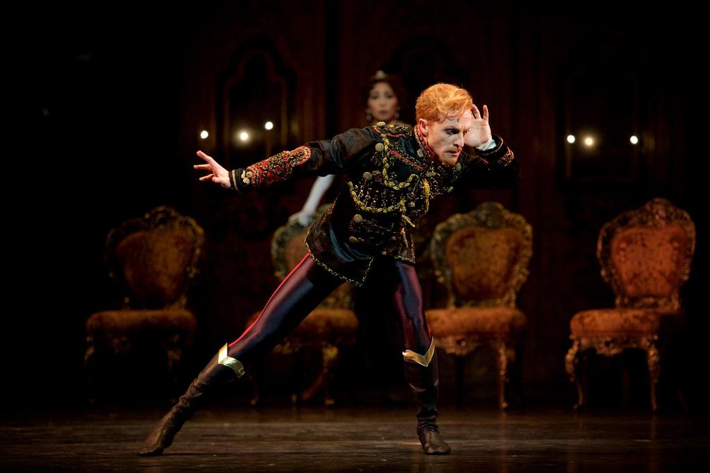 The live screening will be followed by an encore screening on Sunday 21 October 2018. Steven McRae as Prince Rudolf. ROH, 2017. Photographed by Alice Pennefather.
