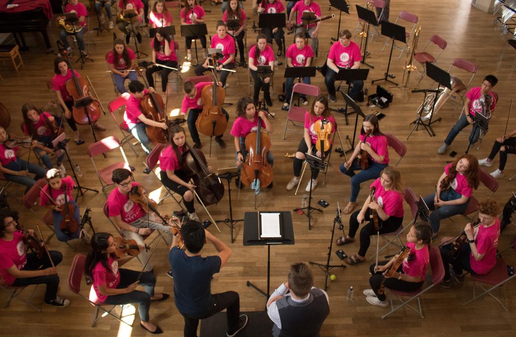 YORKSHIRE YOUNG SINFONIA & NEWZIK The young students were