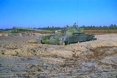 Photograph of an M09 in a full-revetment configuration.