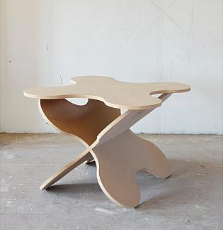 Luca Frei, Workstation (For Marianne Brandt), 2018 In conclusion, I wish to look into the future by going back to the beginning of this collaboration; to be precise, to a modular furniture object,