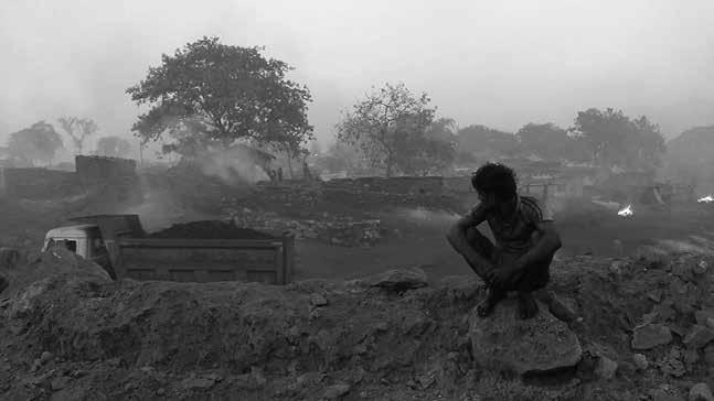 WORLD FILM FESTIVAL 2017 NEW TALENTS Coal India Year of release 2015 Duration 45 min Director Felix Röben, Ajay Koli Format Digital APS-C Original language Hindi Production Felix Röben Country of