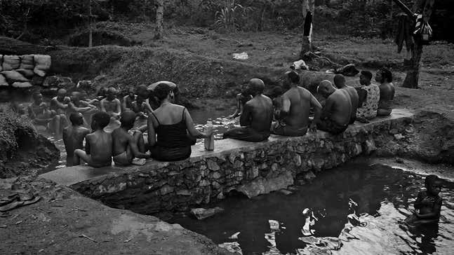 WORLD FILM FESTIVAL 2017 THE PLACE OF WOMEN Sacred Water L eau sacrée Year of release 2016 Duration 56 min Director Olivier Jourdain Format HDV Original language Kinyarawanda, English Production