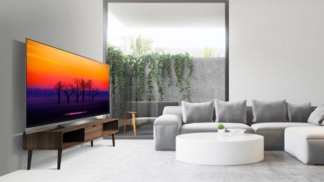 HD/SDR Performance OLED has long been a friend to standard dynamic range material. And we really can t think of any TV that does a better job of showing it than the OLED65E8.